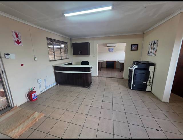 830M² BUSINESS FOR SALE IN DUNCANVILLE